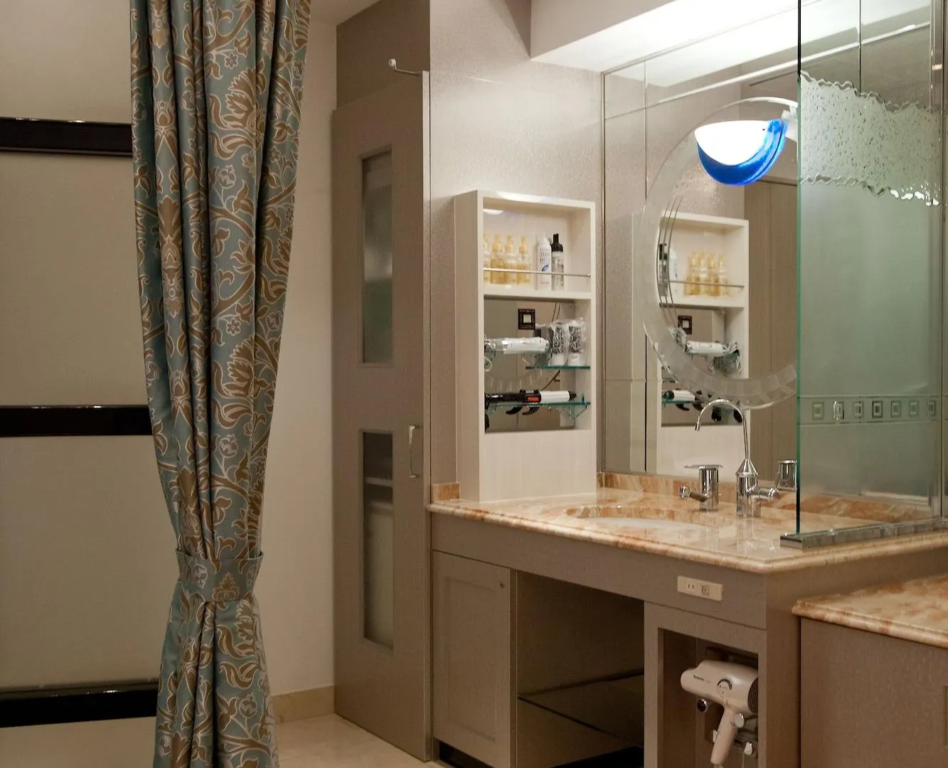 Hotel & Spa J-Mex Shinjuku Kabukicho (Adults Only) Tokyo 3*,  Japonya